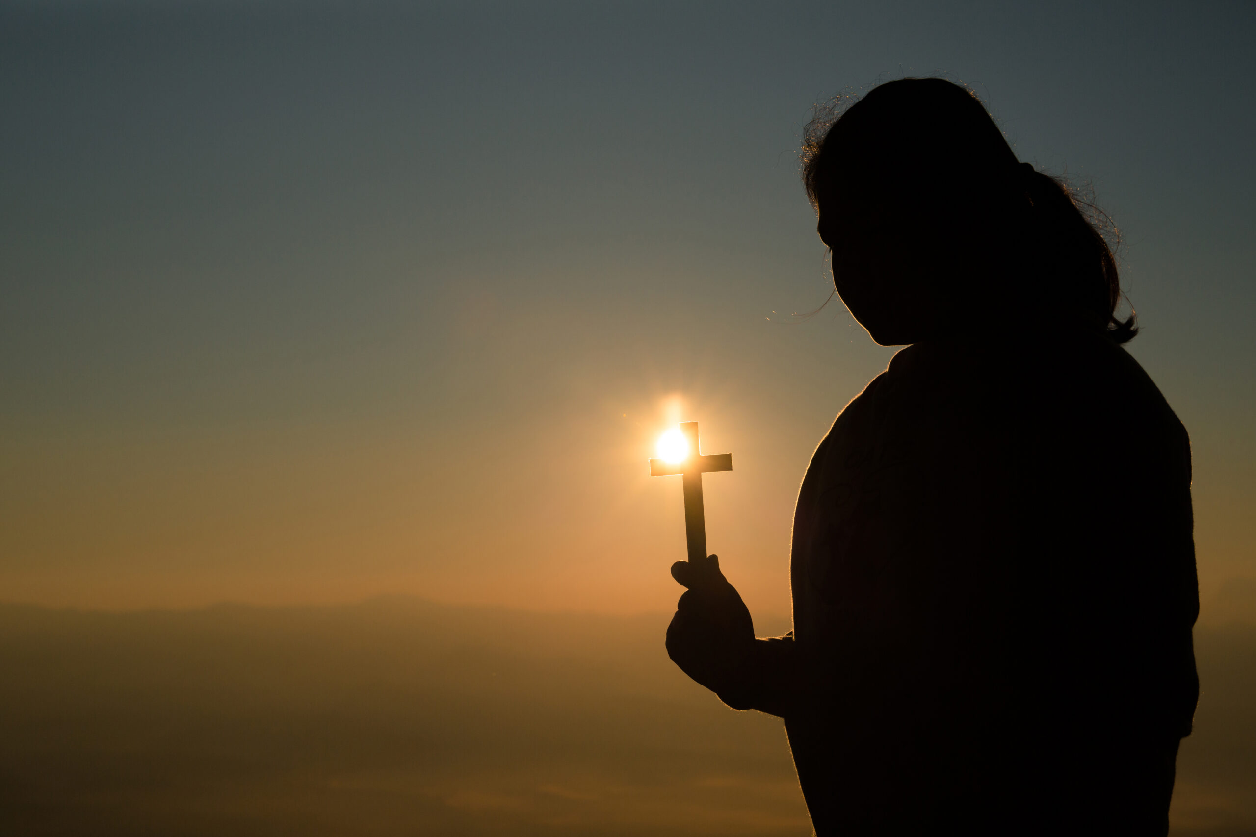 Foto van schaduw met zon erachter